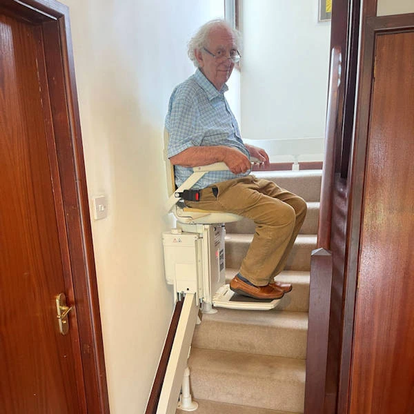Low cost, high quality Acorn stairlifts available to rent